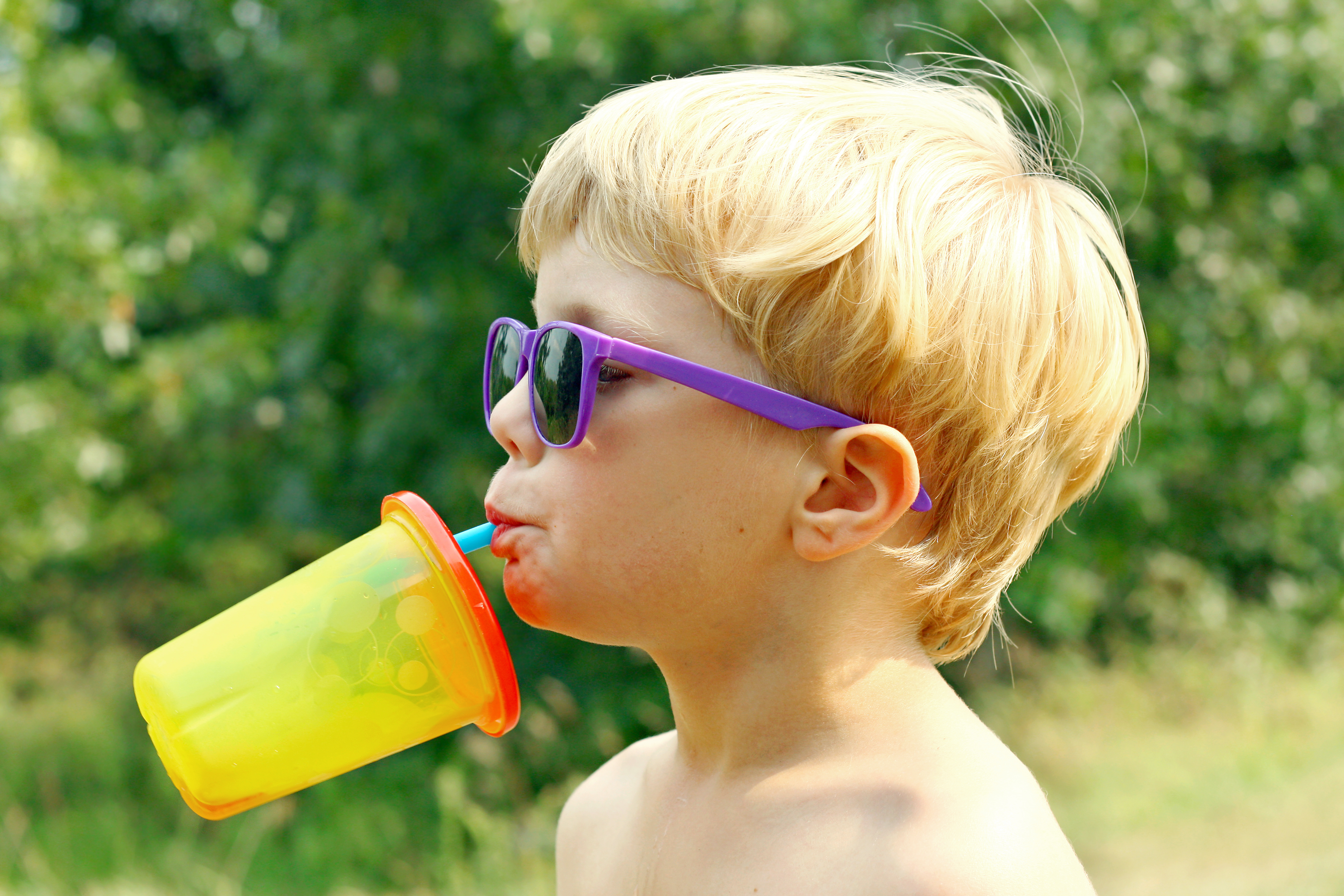 https://www.childsplaytherapycenter.com/wp-content/uploads/2016/07/boy-with-straw-and-cup.jpg